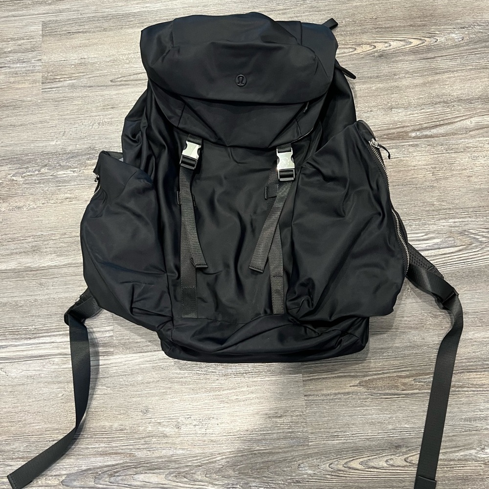 lululemon Urban Nomad 35L Backpack